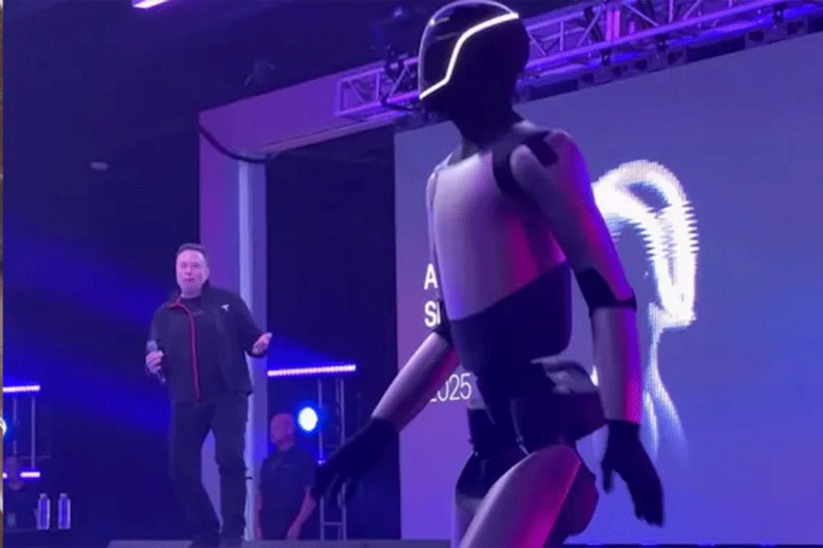 Mask zaplesao s robotom na bini, pa obećao svijet bez siromaštva