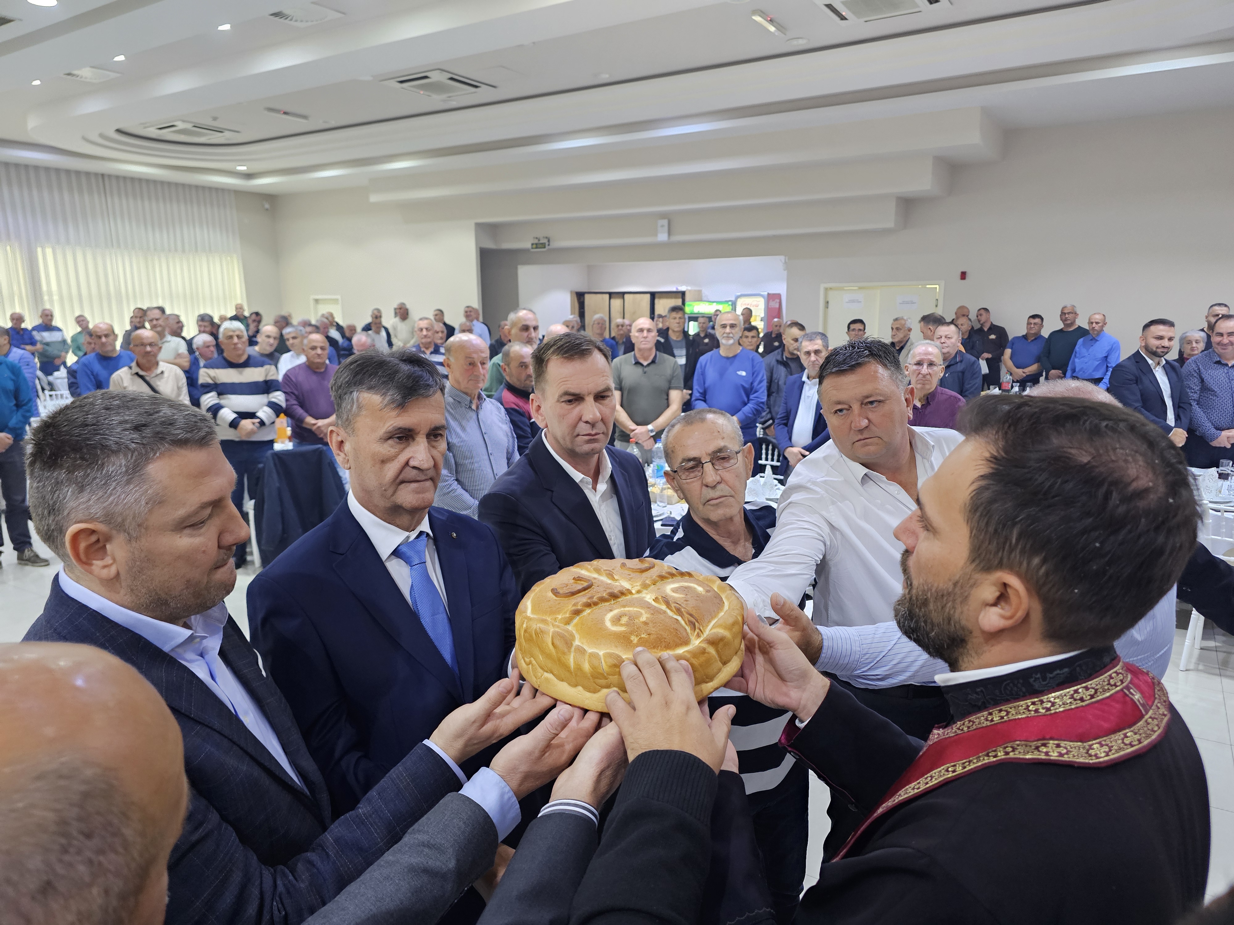 Mitrovdan u Ugljeviku: Slave slavu i junake!