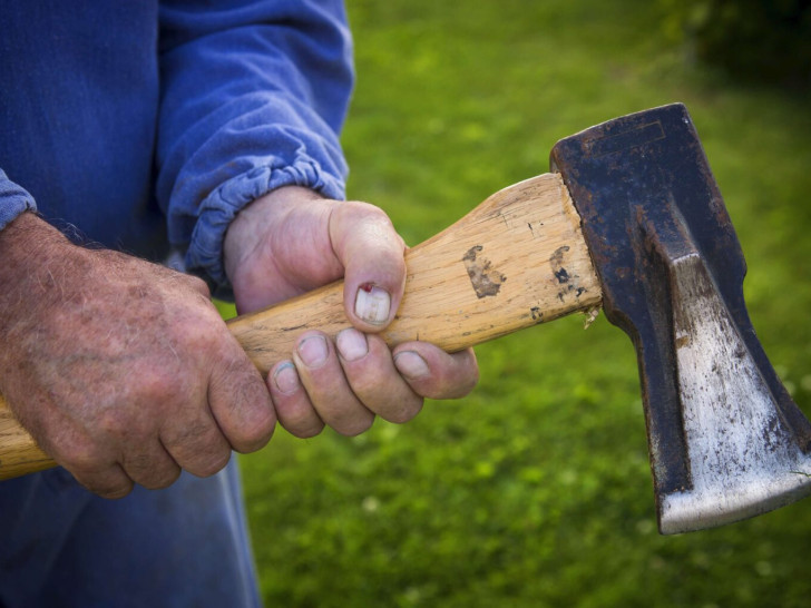 Detalji zločina kod Stanara: Sjekirom ubio ženu pa pozvao policiju