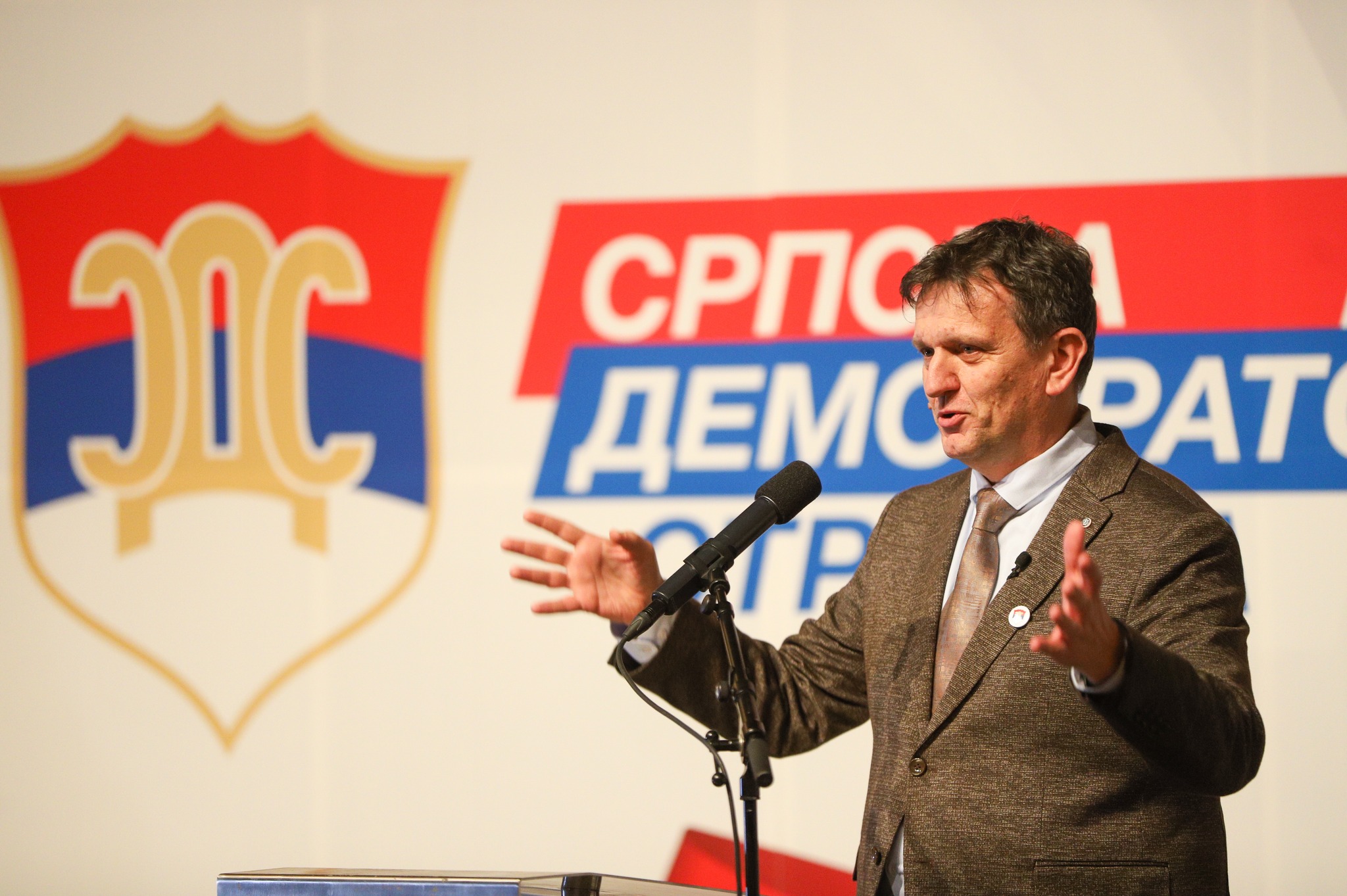 Centralna tribina SDS-a u Bijeljini 18. novembra