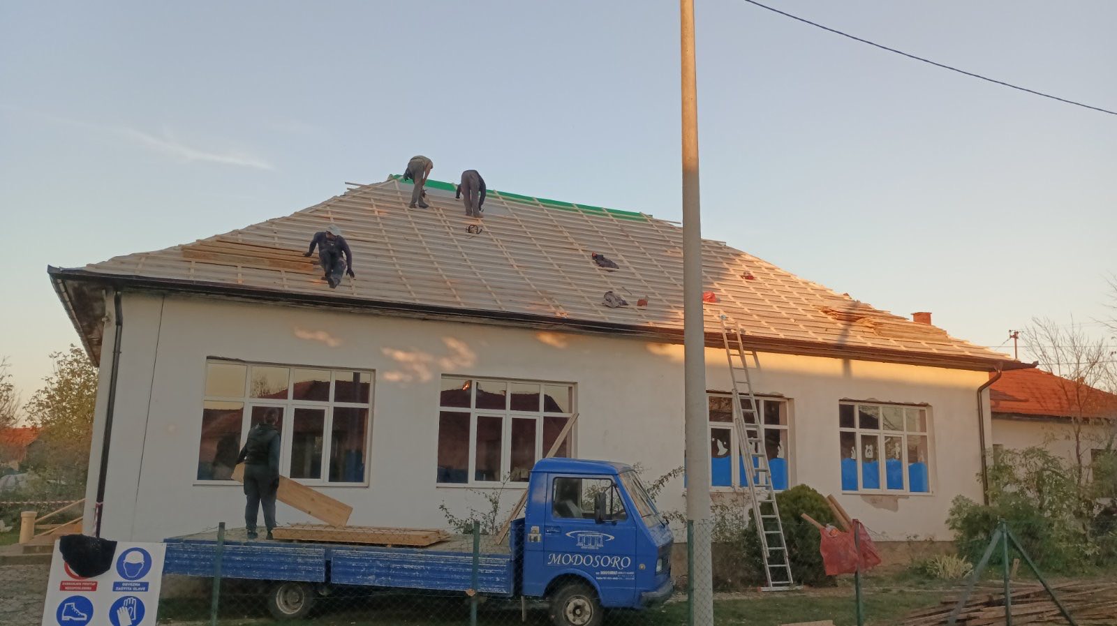 U toku radovi na obnovi škole u Popovima i izgradnji škole i vrtića u Donjem Crnjelovu