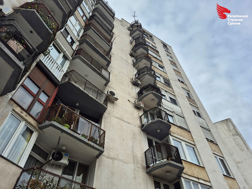 RSS Bijeljina pita: Zbog čega „bijele zgrade“ nemaju grijanje i niko ne rješava problem?