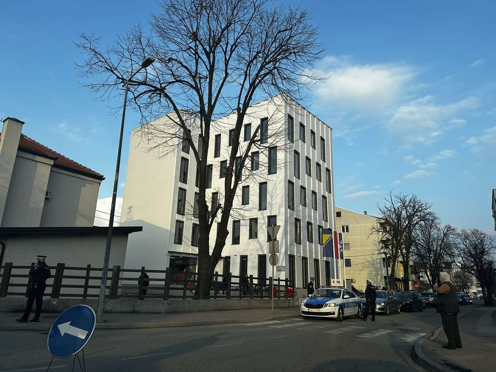 Zvorničaninu zatražen pritvor: Zlostavljao majku i sestu pa ih izbo nožem