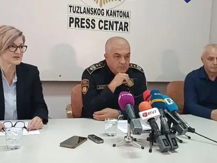 "Opasni su i spremni na sve": Tražimo dvije osobe povezane sa pljačkom u Kalesiji