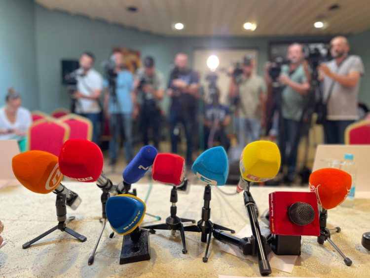 POD LUPOM: Izlaznost i dalje niska (26%), ponavljaju se nepravilnosti i propusti