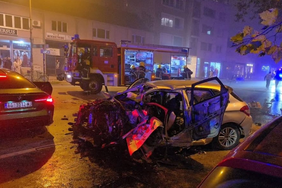 Novi Sad: Uletio u suprotnu traku, taksista poginuo, djevojka kritično (VIDEO)