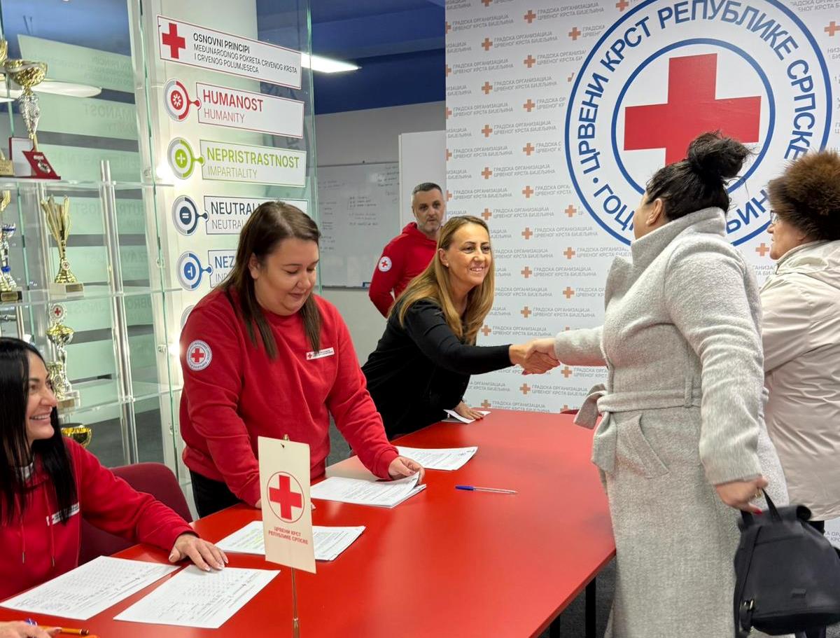 Crveni krst Bijeljina podijelio keš vaučere djeci bez jednog ili oba roditelja