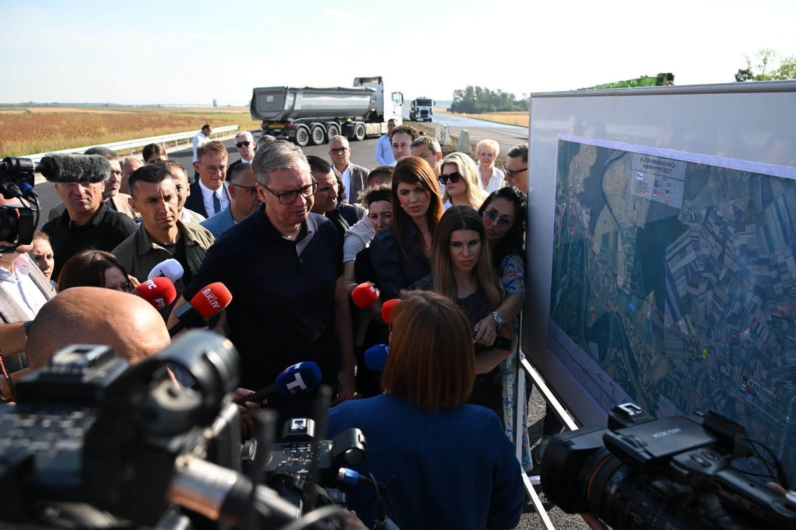 Vučić: Auto-put od Beograda do Bijeljine otvara se 15. oktobra
