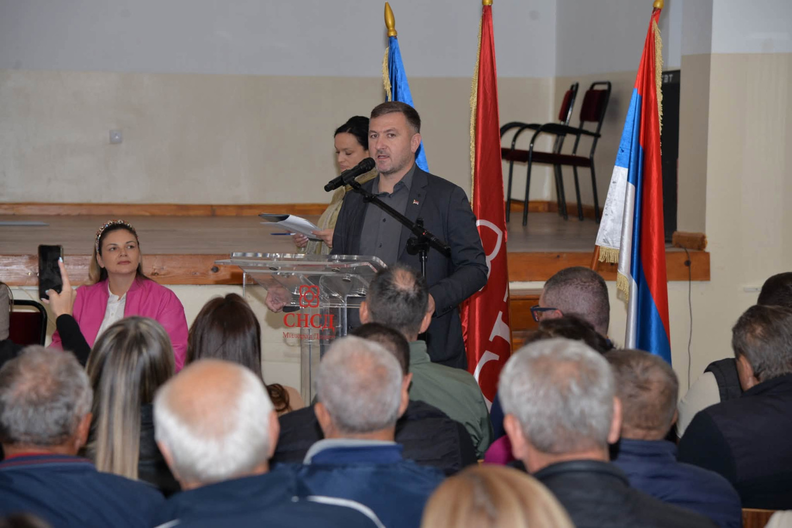 Kandidati SNSD-a pred mještanima Dvorova: Od infrastrukturnih projekata do budućnosti Banje
