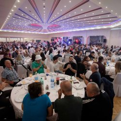 Više od 700 ljudi na velikom skupu u Bijeljini podržali Slavenka Ristića i kandidate Republičke stranke Srpske