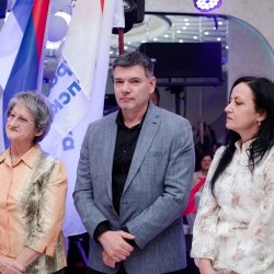 Više od 700 ljudi na velikom skupu u Bijeljini podržali Slavenka Ristića i kandidate Republičke stranke Srpske