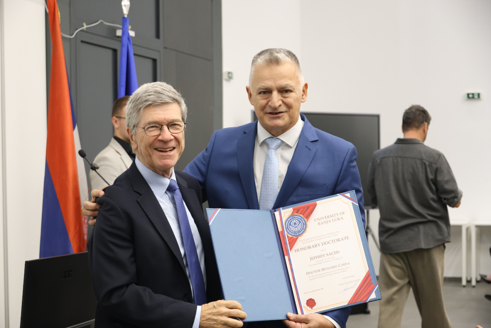 Džefriju Saksu uručen počasni doktorat za razvoj ekonomskih odnosa
