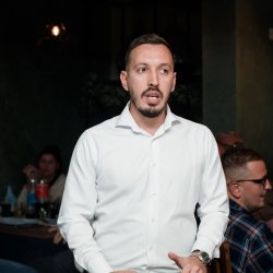 Predsjednik RSS Slavenko Ristić na druženju sa građanima Ugljevika: Sa RSS Ugljevik ima šansu – iskoristite je 4. oktobra!