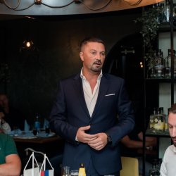 Predsjednik RSS Slavenko Ristić na druženju sa građanima Ugljevika: Sa RSS Ugljevik ima šansu – iskoristite je 4. oktobra!