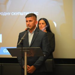 Završni skup RSS pred više stotina Prijedorčana, Slavenko Ristić poručio: Nismo došli da tražimo glas, nego budućnost za našu djecu!
