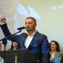 Završni skup RSS pred više stotina Prijedorčana, Slavenko Ristić poručio: Nismo došli da tražimo glas, nego budućnost za našu djecu!