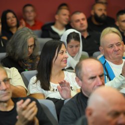 Završni skup RSS pred više stotina Prijedorčana, Slavenko Ristić poručio: Nismo došli da tražimo glas, nego budućnost za našu djecu!
