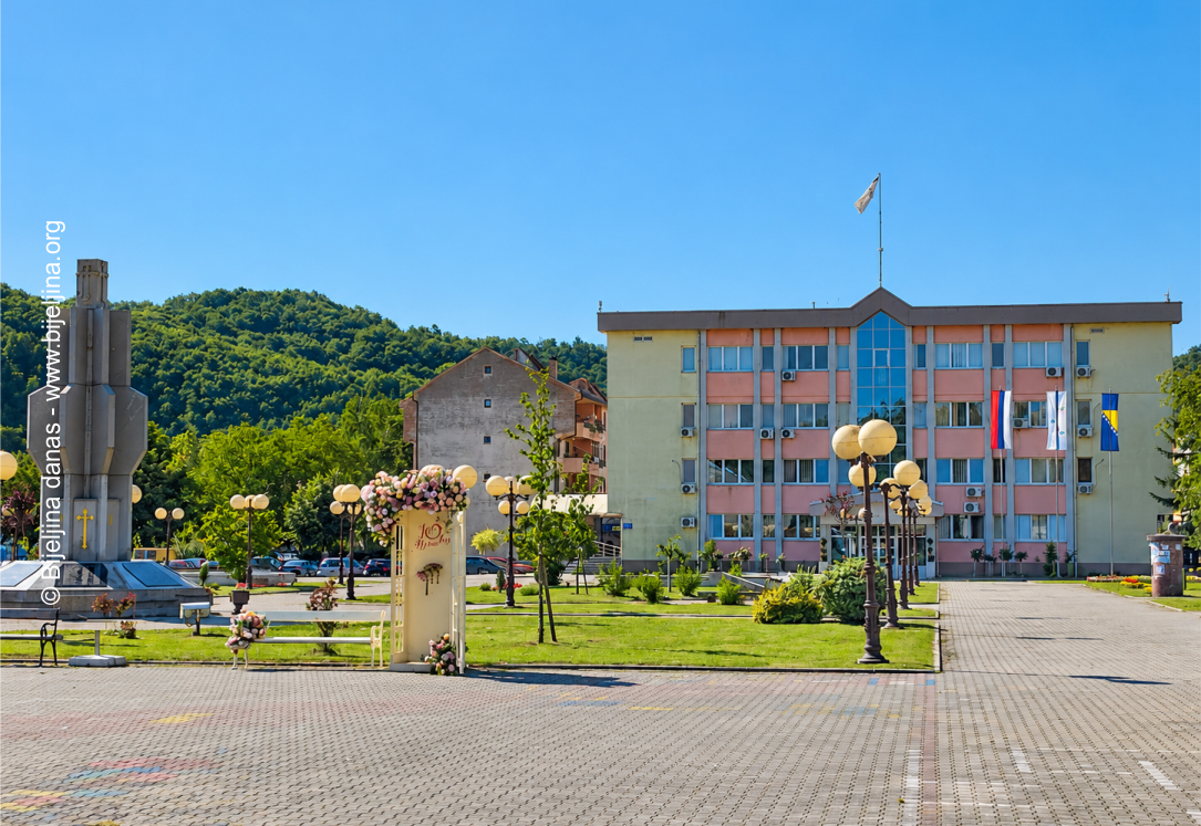 Ugljevik: Dva biračka mjesta još otvorena