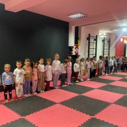 Dječija nedjelja u znaku sporta: Mališani iz vrtića „Kolibri“ upoznali svijet karatea