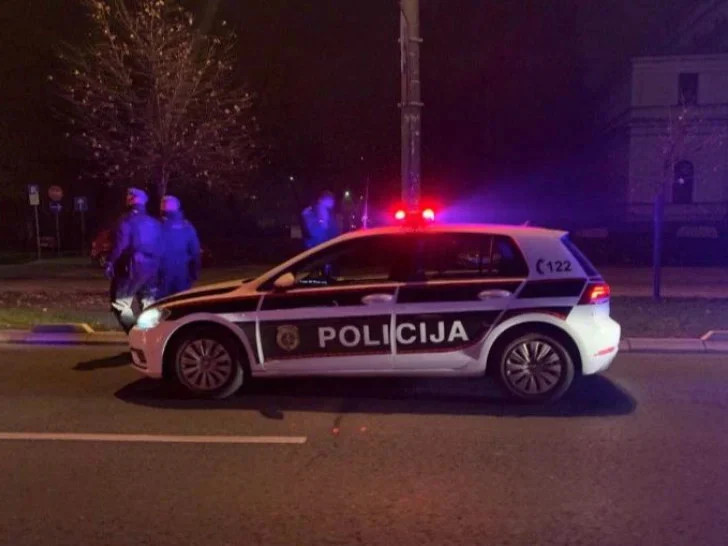 U saobraćajnoj nesreći kod Živinica poginuo 17-godišnjak, trojica povrijeđena