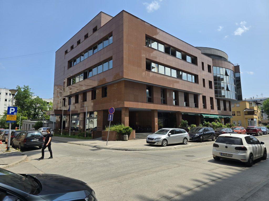 UIO BiH odbija da vrati depozite za više od 800 uvezenih automobila
