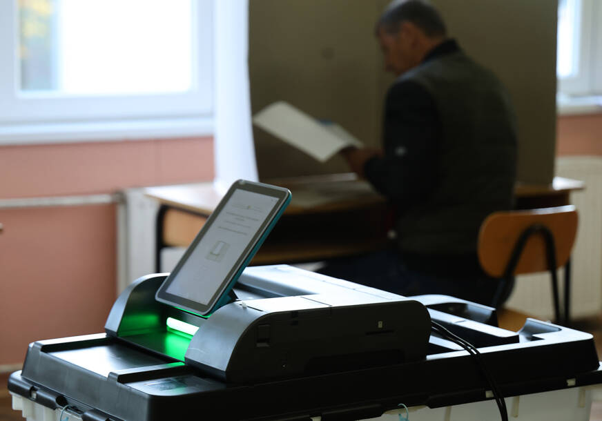 U CIK stigli glasovi iz dijaspore: Slijedi brojanje, da li će promijeniti izborne rezultate