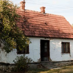 Slavenko Ristić i „Elvaco MetPro“ donirali stambeni objekat porodici iz Suvog Polja, pozvali i druge privrednike da se pridruže akciji
