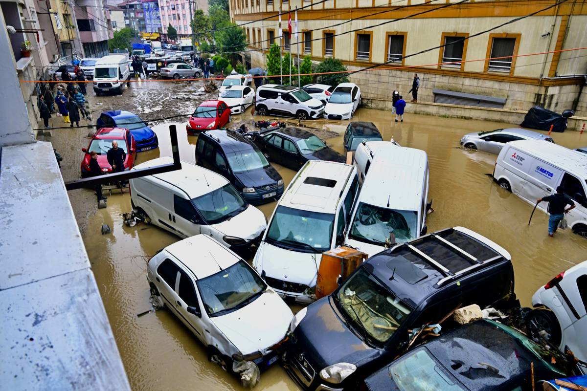 Istanbul pod vodom, raste broj žrtava