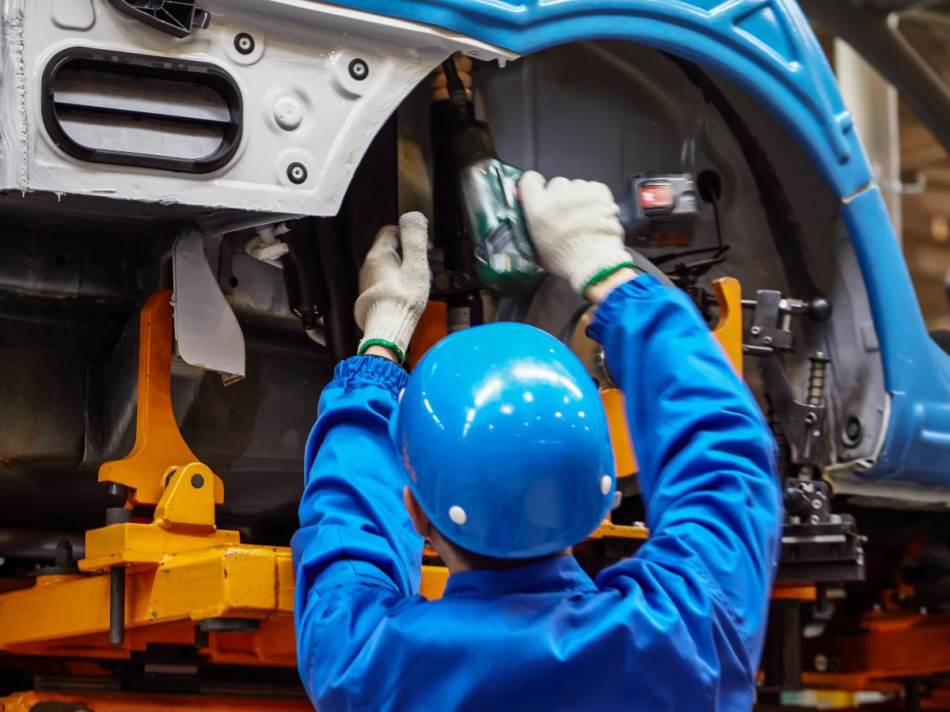 Francuska i Njemačka sklopile veliki dogovor o budućnosti autoindustrije: Žele da ublaže pravila EU