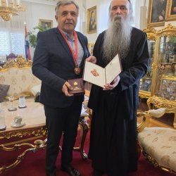 Mitropolit Fotije odlikovao četvoro bijeljinskih zdravstvenih radnika