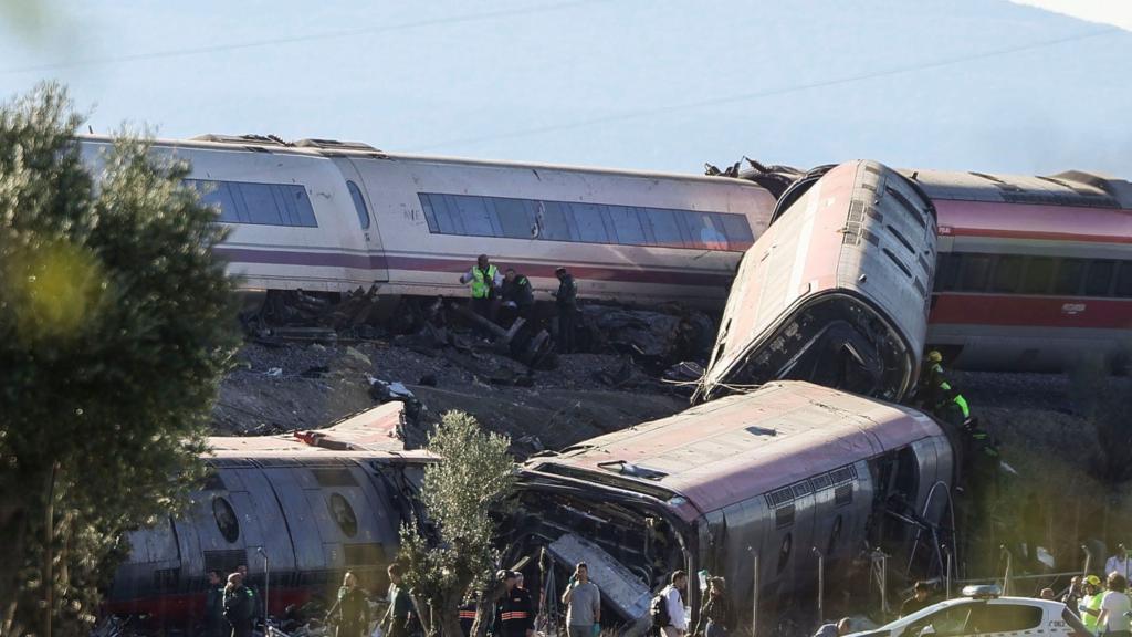 Sudar vozova na brzoj pruzi između Madrida i Andaluzije – najmanje 68 osoba poginulo