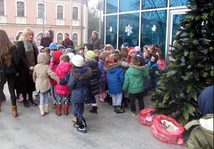 Počela novogodišnja akcija prikupljanja poklona za djecu