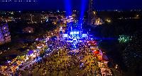 Kiša prekinula Beer fest, veče bez nastupa Riblje čorbe (FOTO)