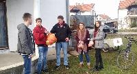 Omladina MZ Ledinaci uljepšala božićne praznike socijalno ugroženim porodicama (FOTO)