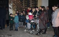 Badnje veče u Bijeljini: Nalaganjem badnjaka najavljen Božić (FOTO)