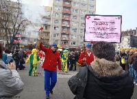 Bijeljina u znaku mimoza: Mažoretkinje prodefilovale gradom (FOTO)