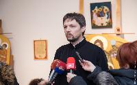 U Bijeljini otvorena izložba radova mladih ikonopisaca (FOTO)