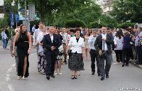 FOTO Maturanti Ekonomske škole prodefilovali gradom