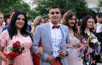 FOTO Maturanti Ekonomske škole prodefilovali gradom