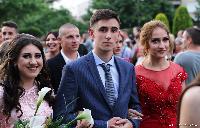 FOTO Maturanti Ekonomske škole prodefilovali gradom
