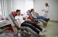 FOTO Podmladak u davalaštvu: U humanu akciju uključeno više od 300 učenika Ekonomske škole
