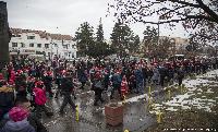 FOTO Humano i zabavno: Deda Mrazovi trčali Bijeljinom