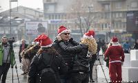 FOTO Humano i zabavno: Deda Mrazovi trčali Bijeljinom