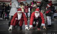FOTO Humano i zabavno: Deda Mrazovi trčali Bijeljinom