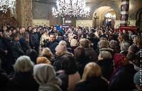 FOTO/VIDEO Nalaganje badnjaka u Bijeljini