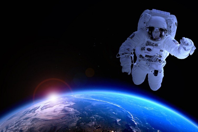 Četiri amatera astronauta odletjela u svemir