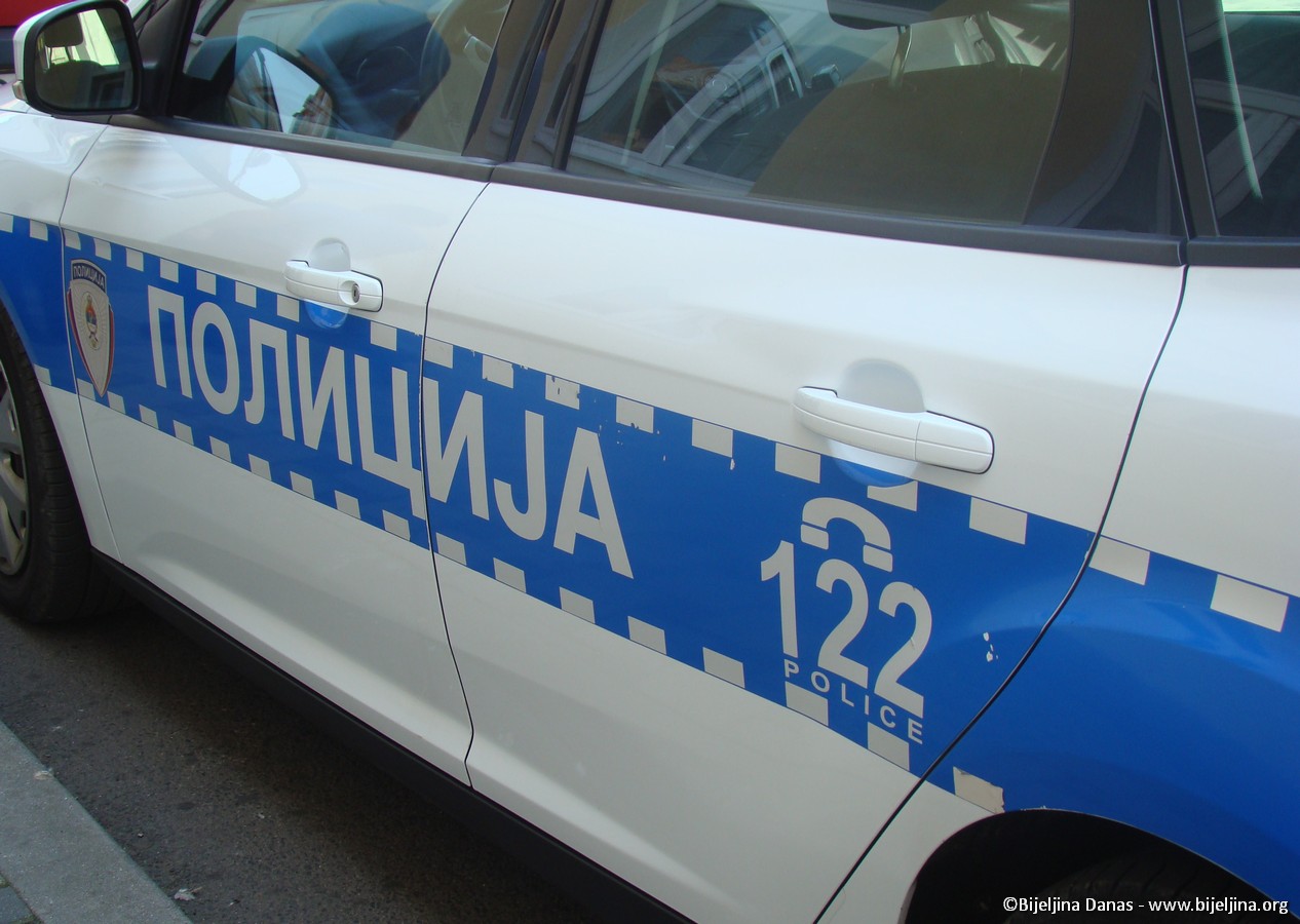 Bijeljina: Uhapšen pijani muškarac koji je povrijedio taksistu