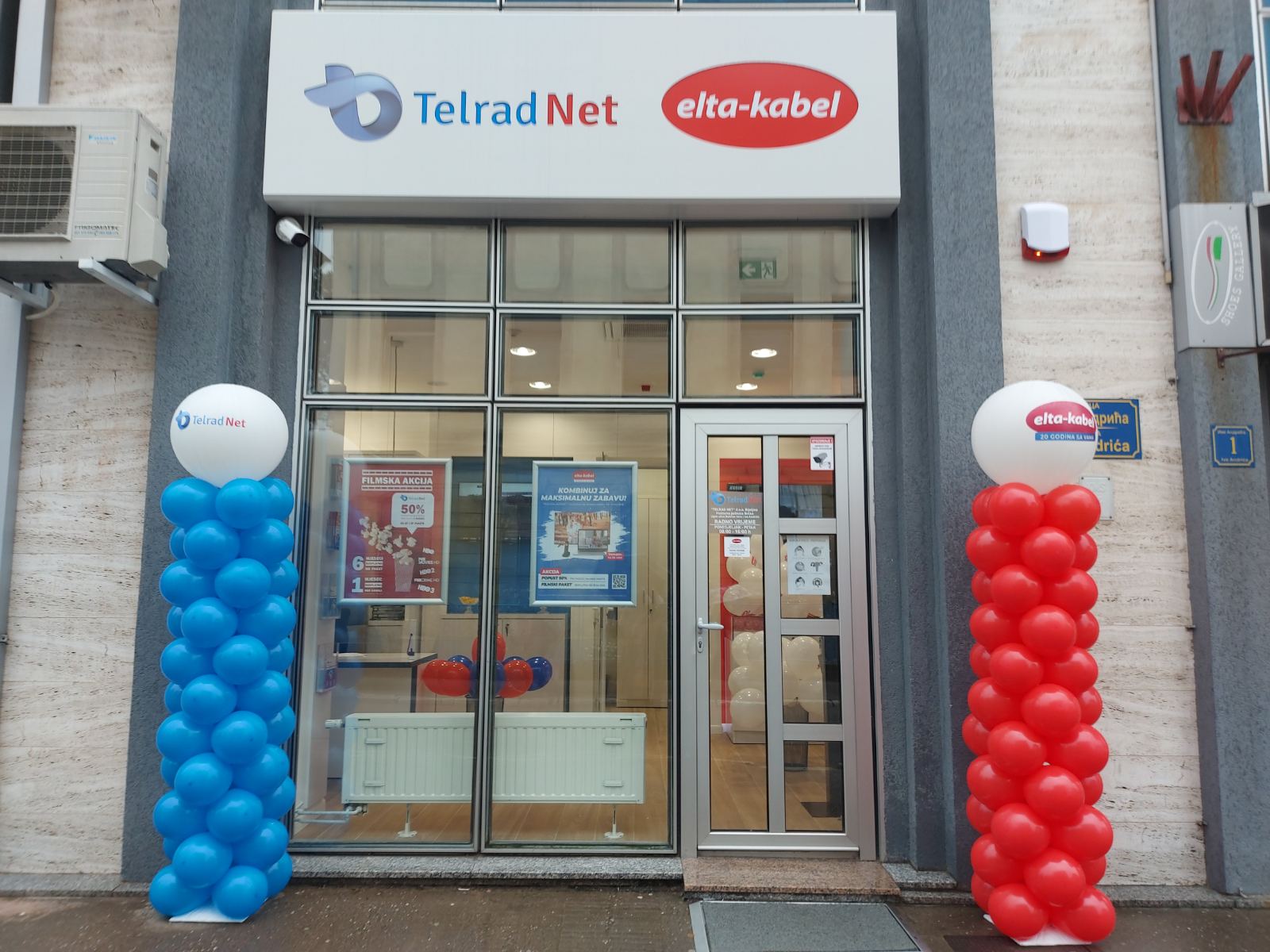 Prodajna mjesta Telrad Neta i Elta-Kabela na istoj adresi u Brčkom