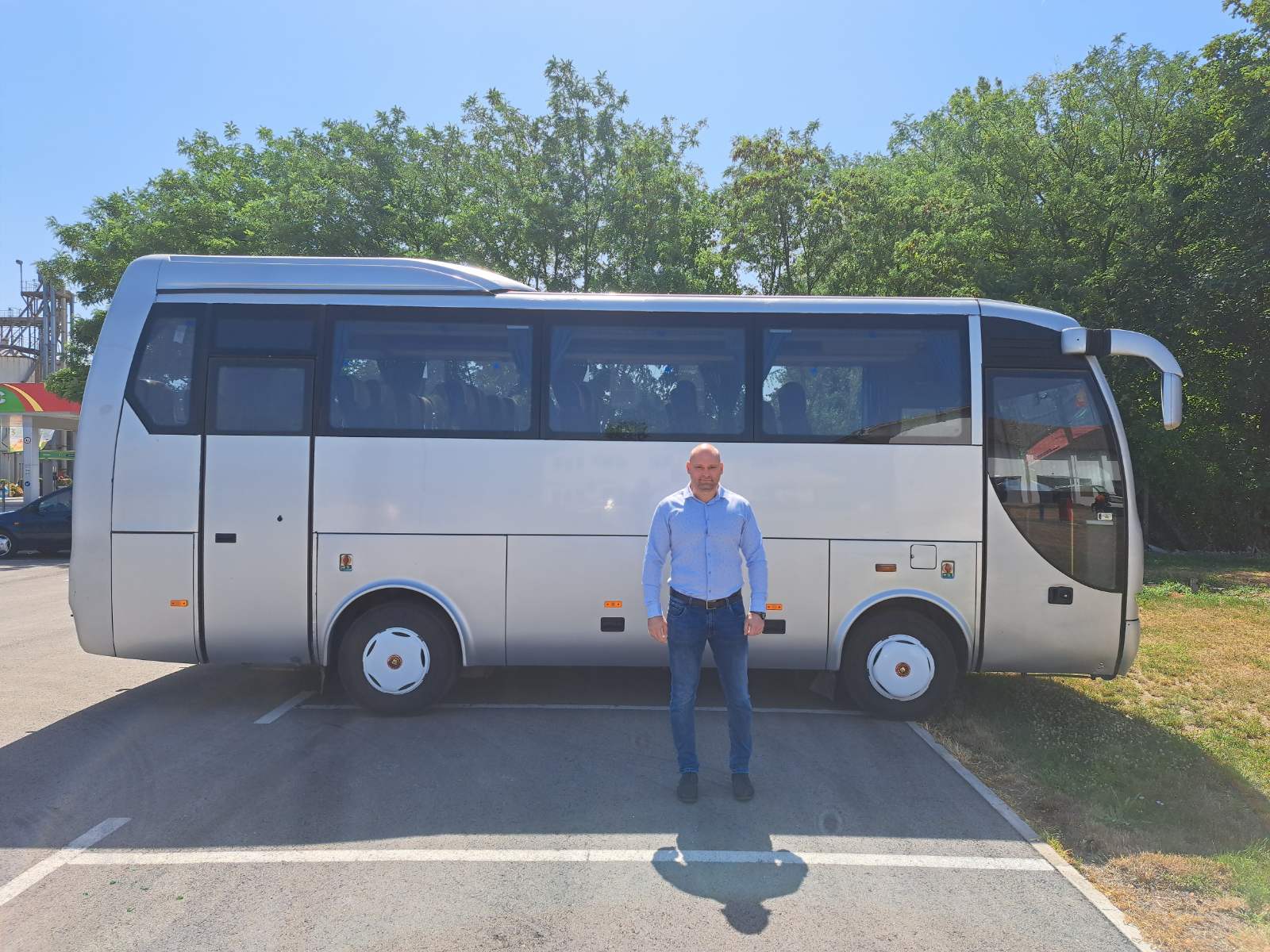 BESPLATANO ZA SVE ŠKOLARCE Opština Donji Žabar kupila autobus za prevoz đaka