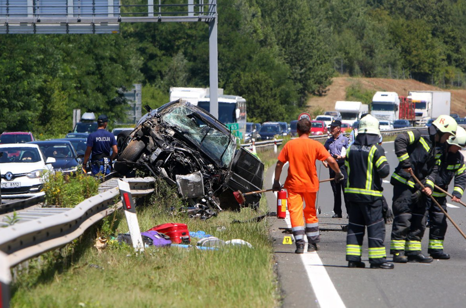 Teška nesreća auta iz Srbije, Slovenije i Slovačke, jedno poginulo